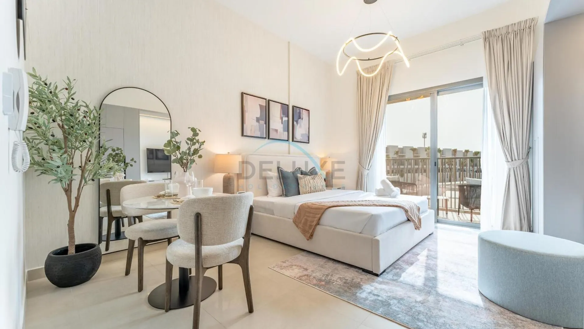 Community Views Studio Near Nad Al Sheba Gardens With Balcony, Mag 980, Mohammad Bin Rashid By Deluxe Holiday Homes Dubai Appartement